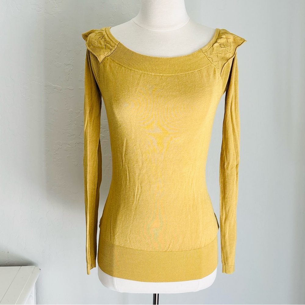 Peppe Peluso Lightweight Fitted Sweater with Ruffle Pointelle Shoulder Yellow S